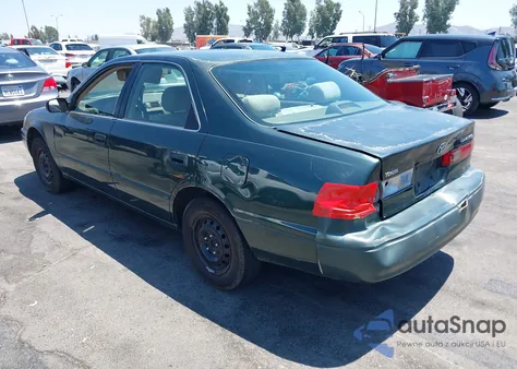 1999 Toyota Camry Le from USA, damaged, VIN 4T1BG22KXXU888043